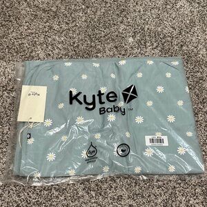 Kyte Baby Daisy Baby Blanket